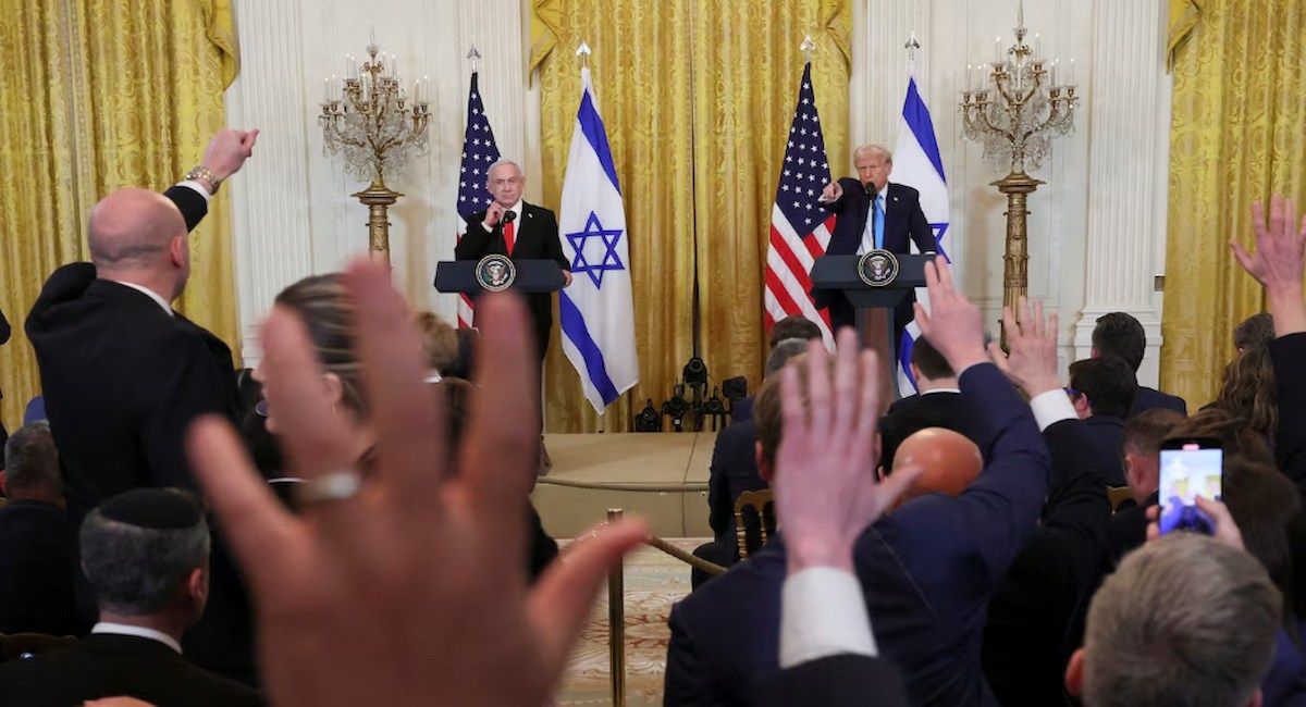 Donald Trump y Benjamín Netanyahu durante su encuentro con periodistas en la Casa Blanca. | Foto: White House