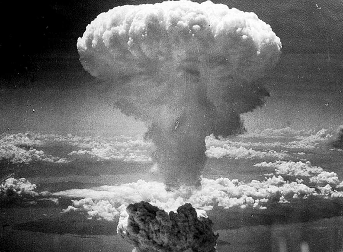 Explosión nuclear en Nagasaki (9 de agosto de 1945). La guerra nuclear aumenta el riesgo de colapso de la civilización.