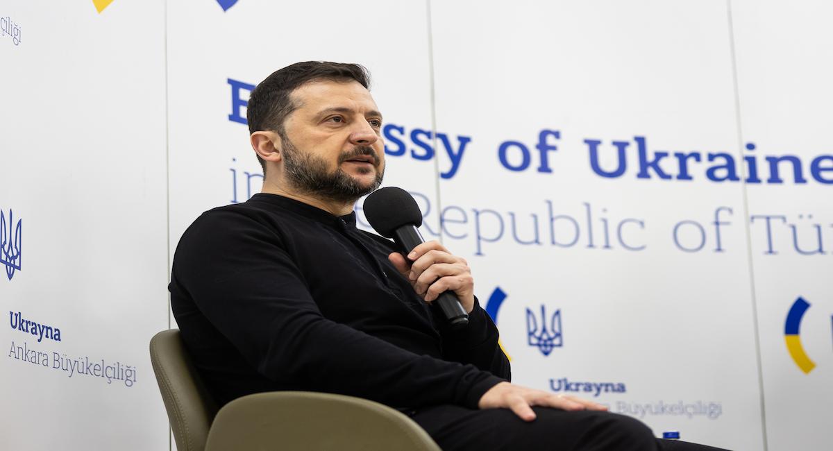 Zelenski, hoy, durante su intervención en torno al conflicto, con motivo de la inauguración del nuevo edificio de la Embajada de Ucrania en Ankara. | Foto: Zelenski 