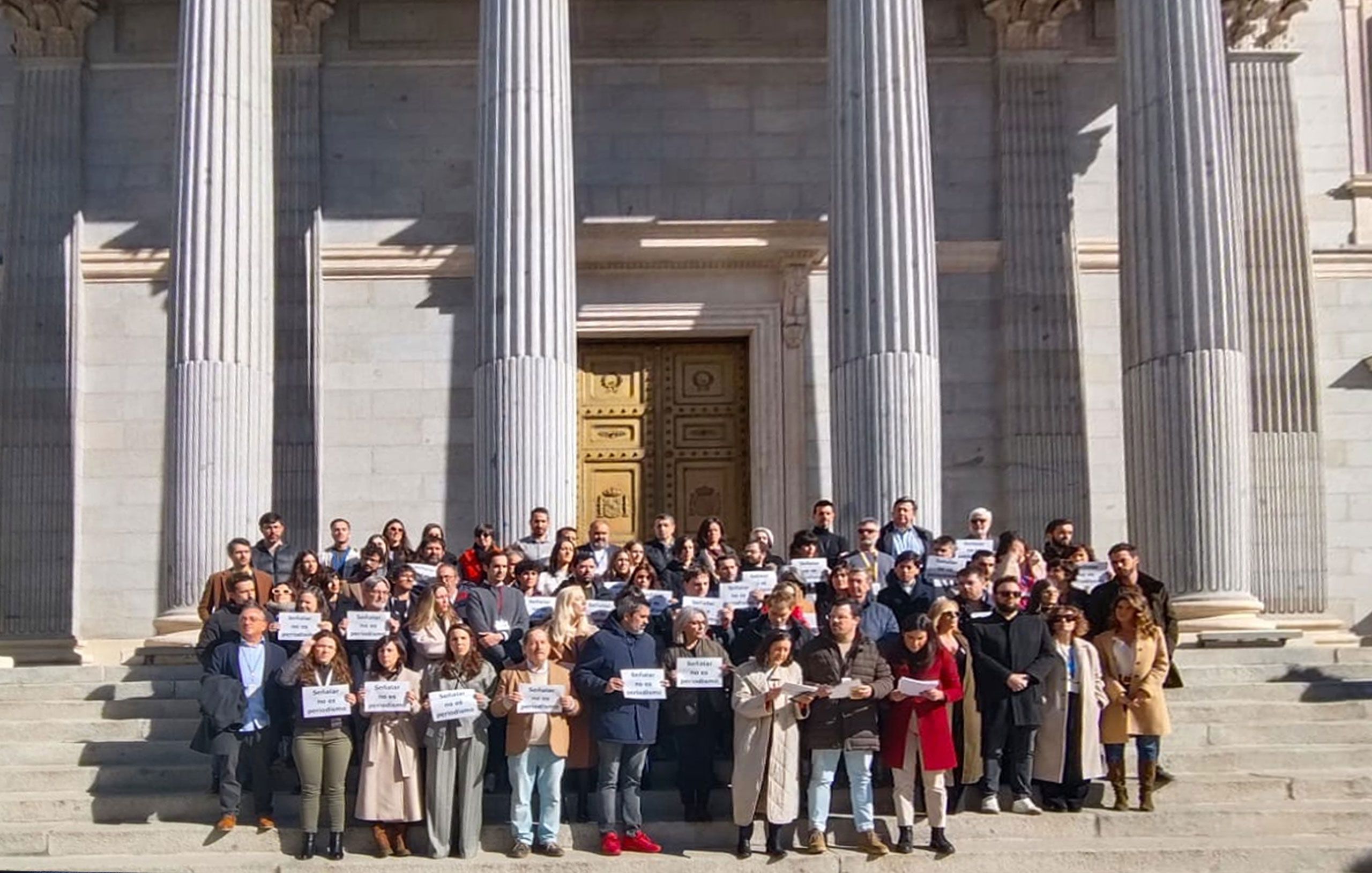 Concentración este miércoles frente al Congreso de los Diputados de los y las periodistas parlamentarios y parlamentarias