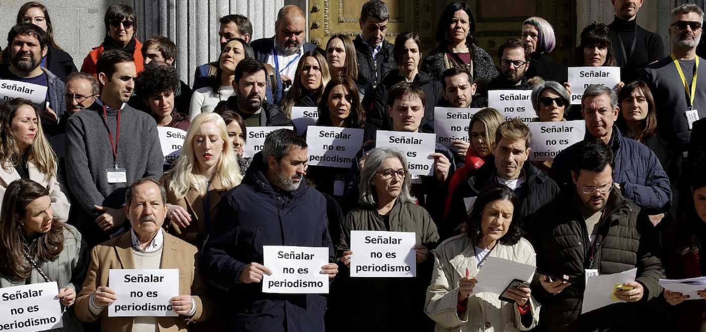 Periodistas denuncian el acoso de los agitadores de extrema derecha en el Congreso.