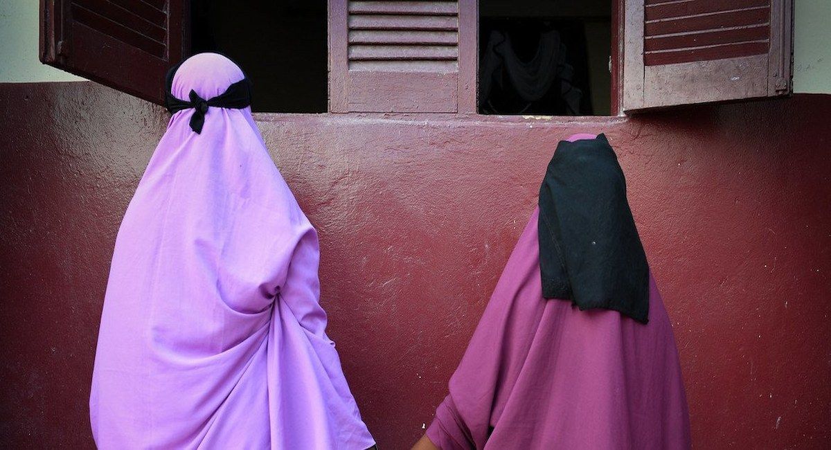 Supervivientes de violación frente a una asociación de derechos de la mujer en Mogadiscio, Somalia. | Foto: ONU/Fardowsa Hussein