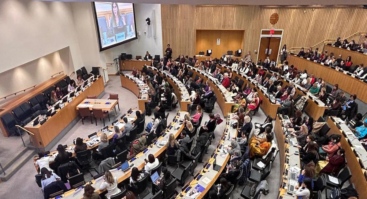 Destacadas activistas de España y América Latina durante la reunión en la sede de la ONU para compartir estrategias de lucha contra la violencia digital y en la que han pedido reformas legislativas. | Foto: ONU /Conor Lennon