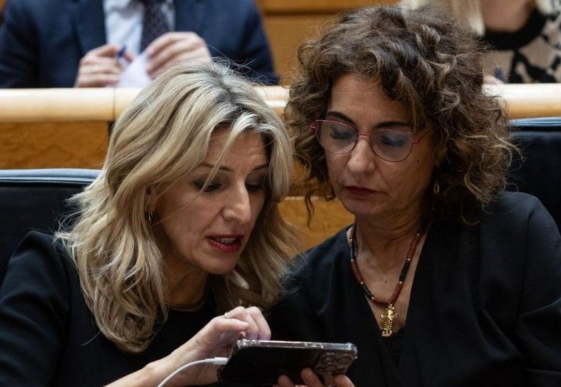 Montero y Díaz tensan el Gobierno por la tributación del salario mínimo