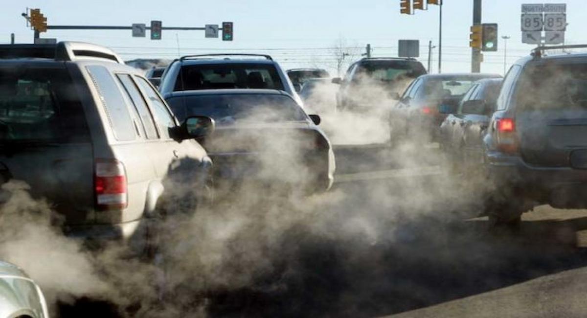 Los vehículos altamente contaminantes y ruidosos, aunque relativamente escasos, son responsables de una parte desproporcionada de las emisiones nocivas.