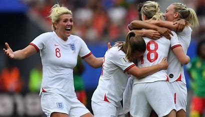 Inglaterra da el paso: fútbol femenino reservado a mujeres biológicas desde 2025