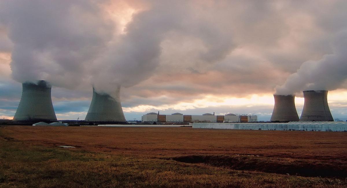 La Central nuclear de Dampierre es una planta de energía nuclear que genera el 5% de la demanda nacional de electricidad en Francia.