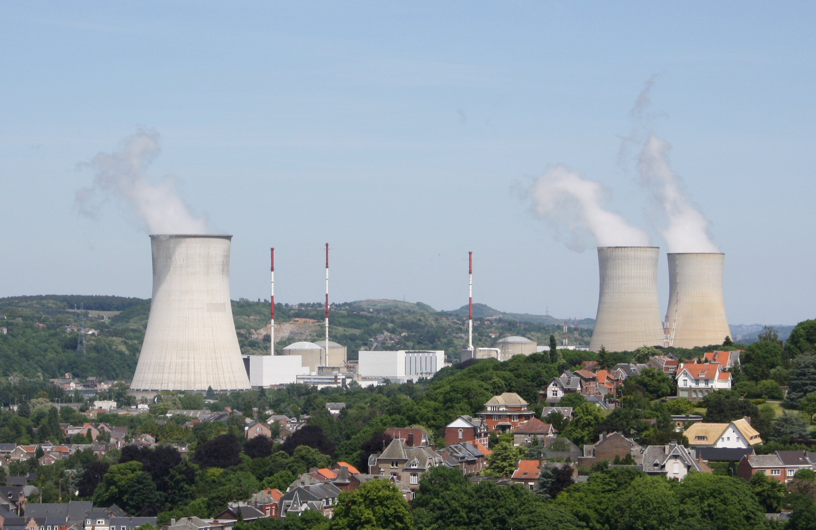 Bélgica resucita a la nuclear: el Parlamento deroga la ley que suspendía esta fuente de energía