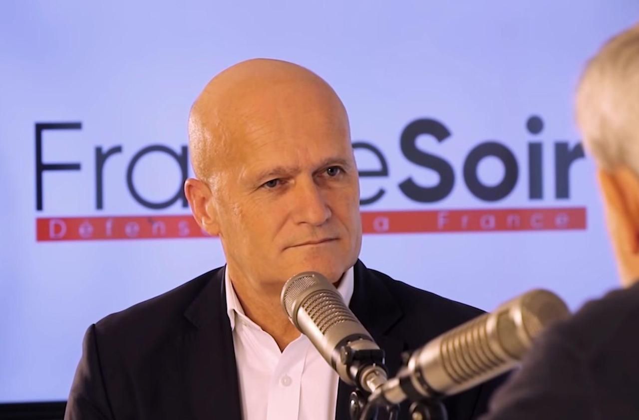 Grupo de control entrevista al director del histórico diario France Soir, Xavier Azalbert 
