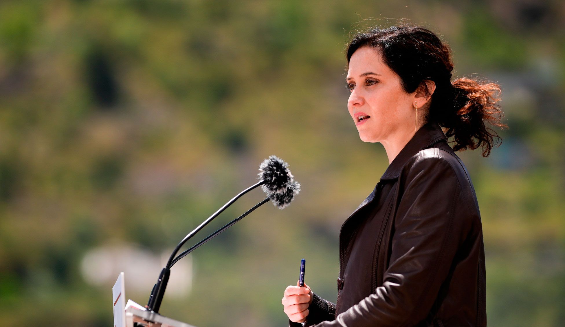 Ayuso desafía a Sánchez con acusaciones ruidosas mientras ignora sus propios problemas de gestión en Madrid