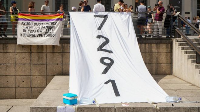 Manifestación en homenaje a los 7291 fallecidos en residencias de ancianos durante la pandemia, este domingo en Madrid. Foto Agustín Millán Manifestación en homenaje a los 7291 fallecidos en residencias de ancianos durante la pandemia, este domingo en Madrid. Foto Agustín Millán