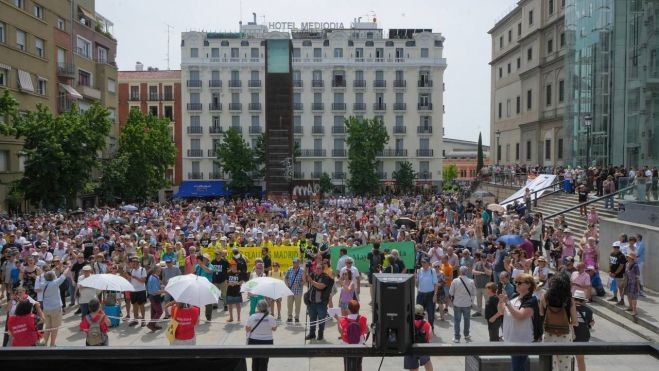 Manifestación en homenaje a los 7291 fallecidos en residencias de ancianos durante la pandemia, este domingo en Madrid. Foto Agustín Millán Manifestación en homenaje a los 7291 fallecidos en residencias de ancianos durante la pandemia, este domingo en Madrid. Foto Agustín Millán