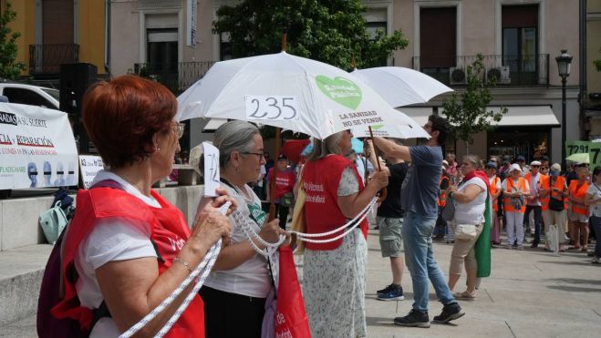 Manifestación en homenaje a los 7291 fallecidos en residencias de ancianos durante la pandemia, este domingo en Madrid. Foto Agustín Millán Manifestación en homenaje a los 7291 fallecidos en residencias de ancianos durante la pandemia, este domingo en Madrid. Foto Agustín Millán