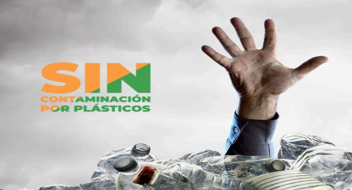 Plasticósfera acompaña a ambientalistas y científicos latinoamericanos en una audaz expedición por el segundo arrecife de coral más grande del mundo.