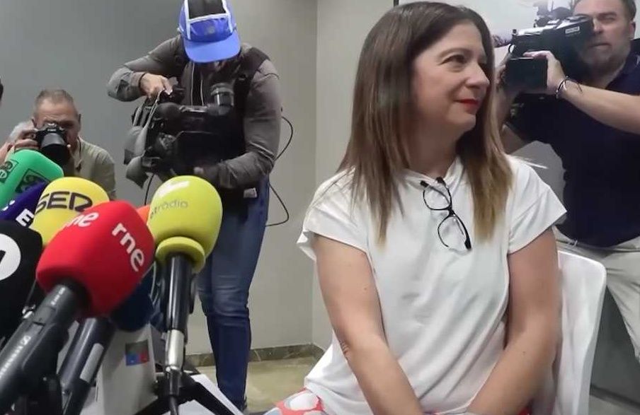 Leire Díez defiende en el Senado su trabajo como “periodista de investigación” y niega cualquier vínculo orgánico con el PSOE
