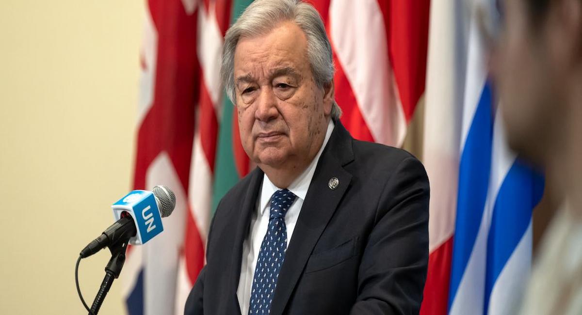 El Secretario General António Guterres habla a los medios de comunicación en la sede de la ONU en Nueva York. | Foto: ONU/Mark Garten