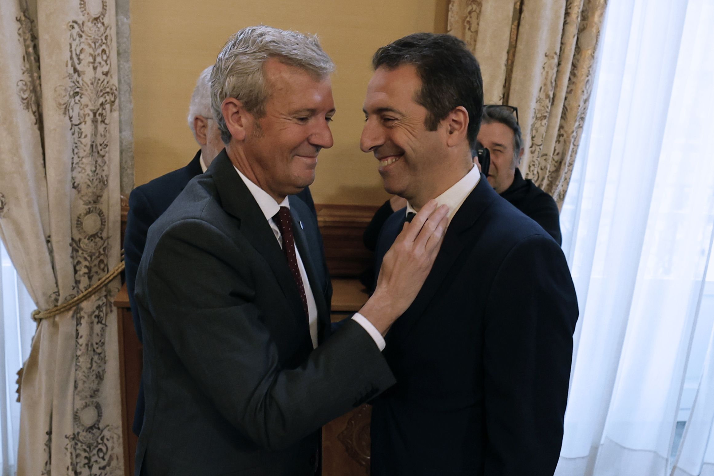 De la bandera violeta al blindaje institucional, el PP gallego ante una agresión sexual