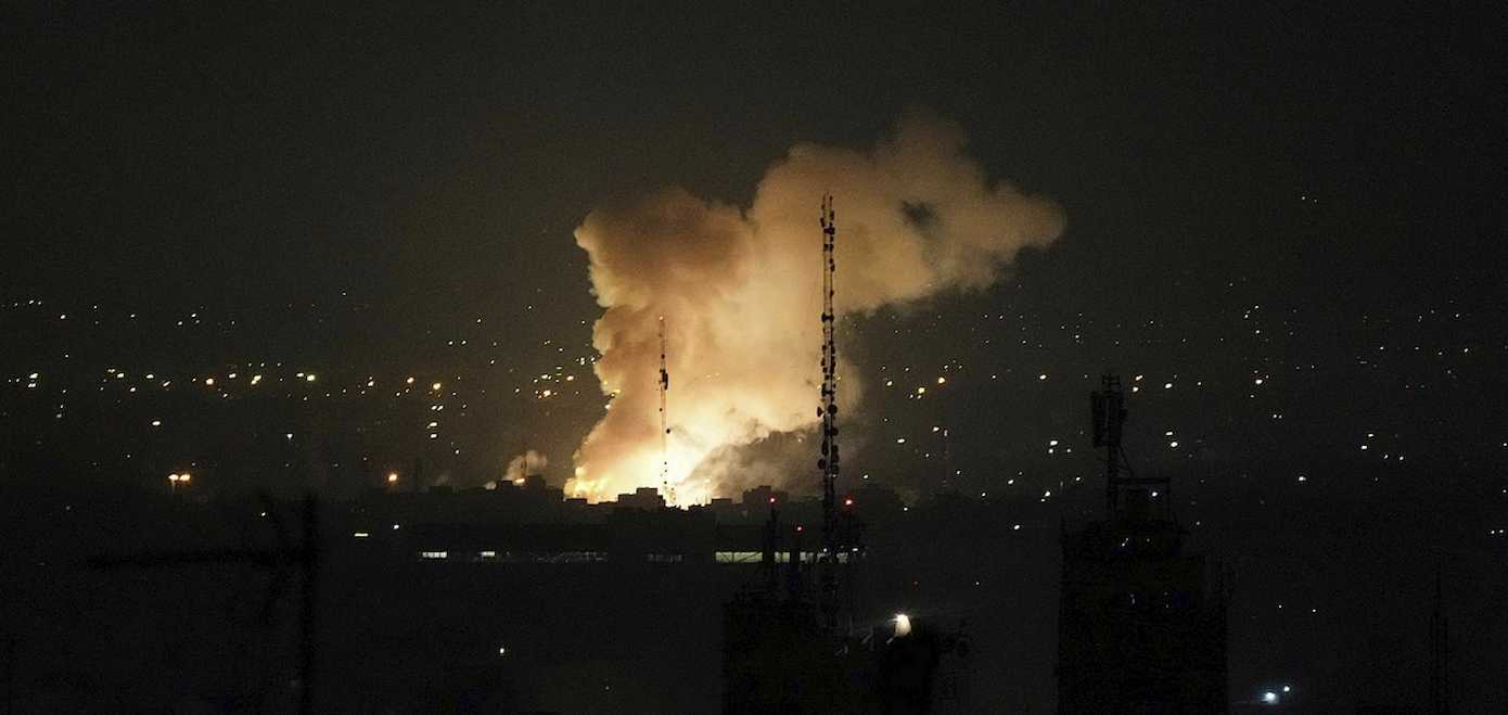 Un misil de Israel ataca posiciones de Irán la pasada noche.
