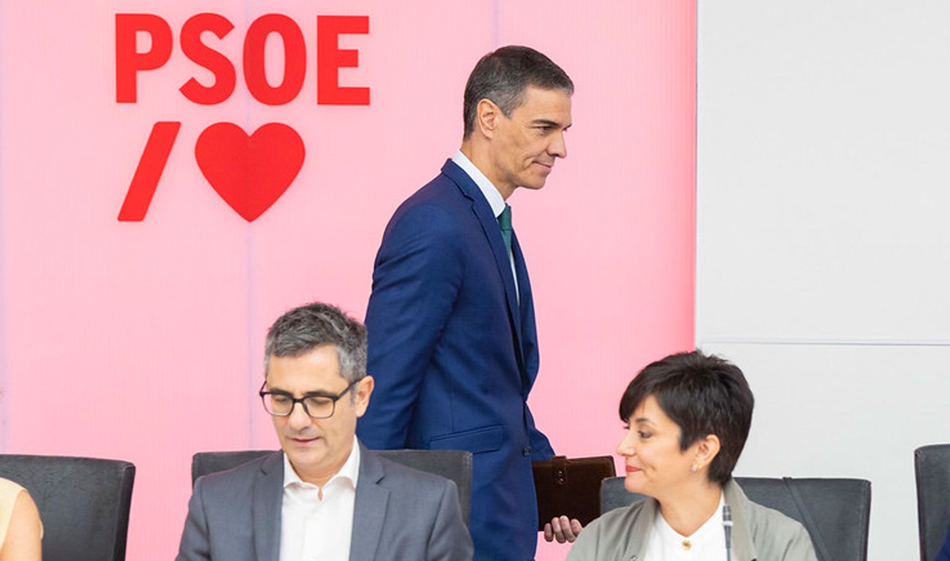 El presidente del Gobierno y secretario general del PSOE, Pedro Sánchez, preside la reunión de la Comisión Ejecutiva Federal en la sede Ferraz