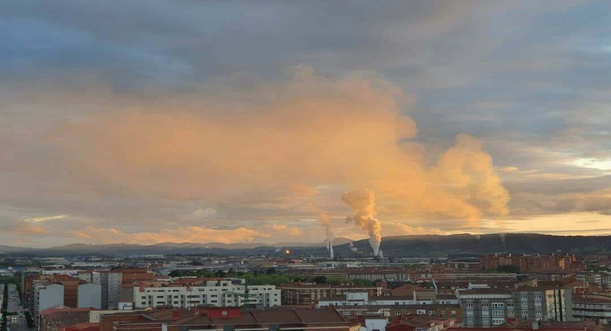 En 2024, Gijón superó reiteradamente los valores de partículas PM10 y PM2,5 diarios y anuales recomendados por la Organización Mundial de la Salud. | Foto: Ecologistas en Acción