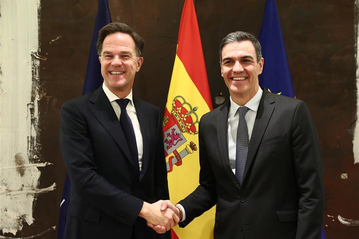 Rutte y Sánchez