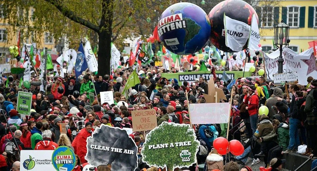 Activistas se manifiestan en Bonn ante los resultados de la cumbre. | Foto: Ecologistas en Acción