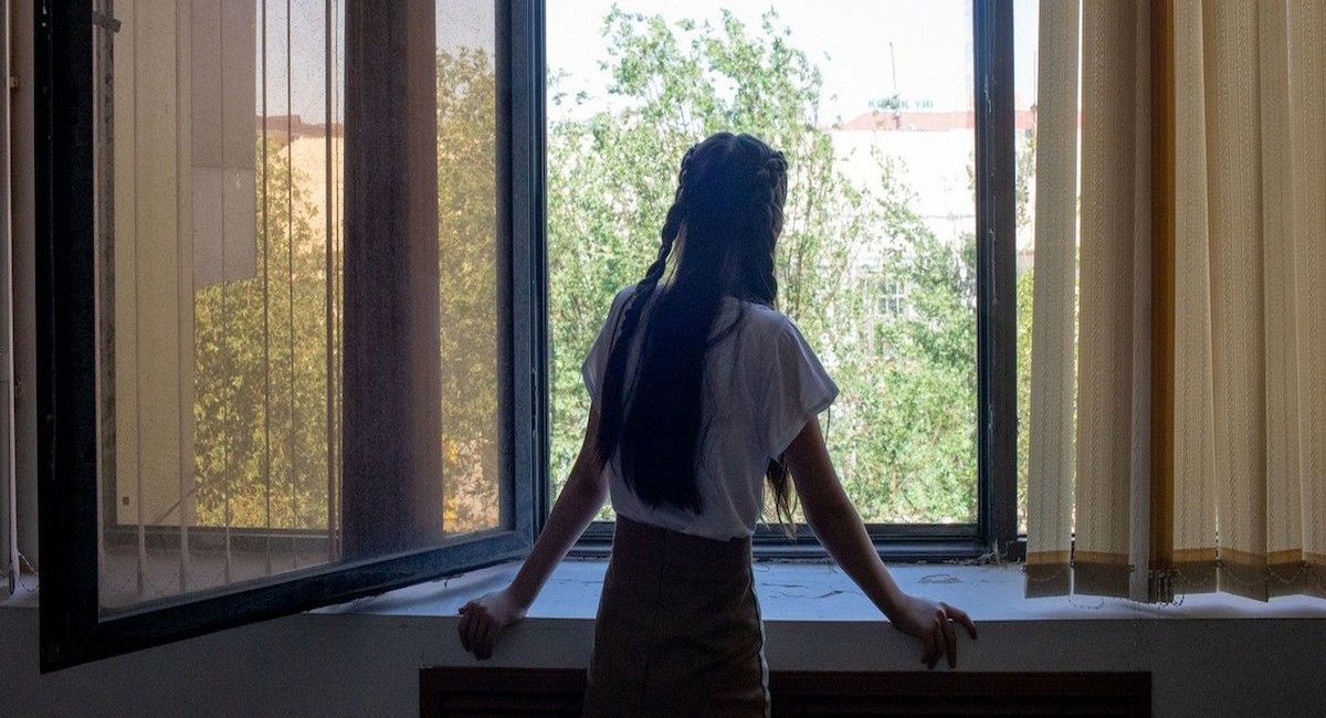 Muchos jóvenes experimentan sentimientos profundos de soledad. | Foto: UNICEF/Anush Babajanyan/VII Photo