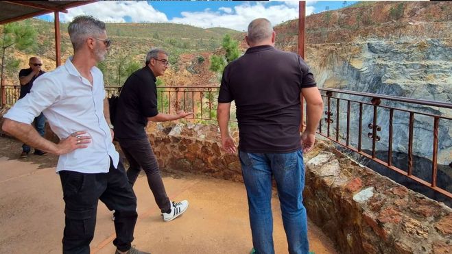 El equipo del documental, en la Cuenca Minera El equipo del documental, en la Cuenca Minera