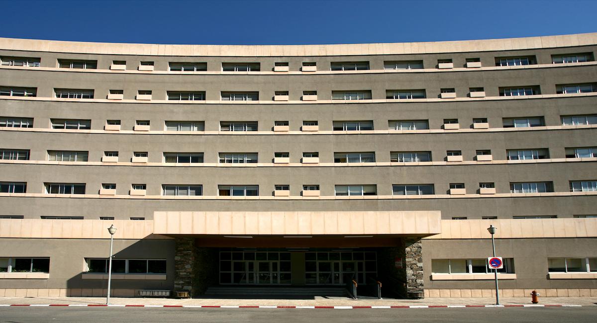 Para atender a sus 223 residentes, centros como el de Villaviciosa de Odón cuenta sólo con 3 Técnicos en Cuidados Auxiliares de Enfermería para el turno de noche. | Foto: Comunidad de Madrid