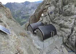 refugio Tucarroya.02