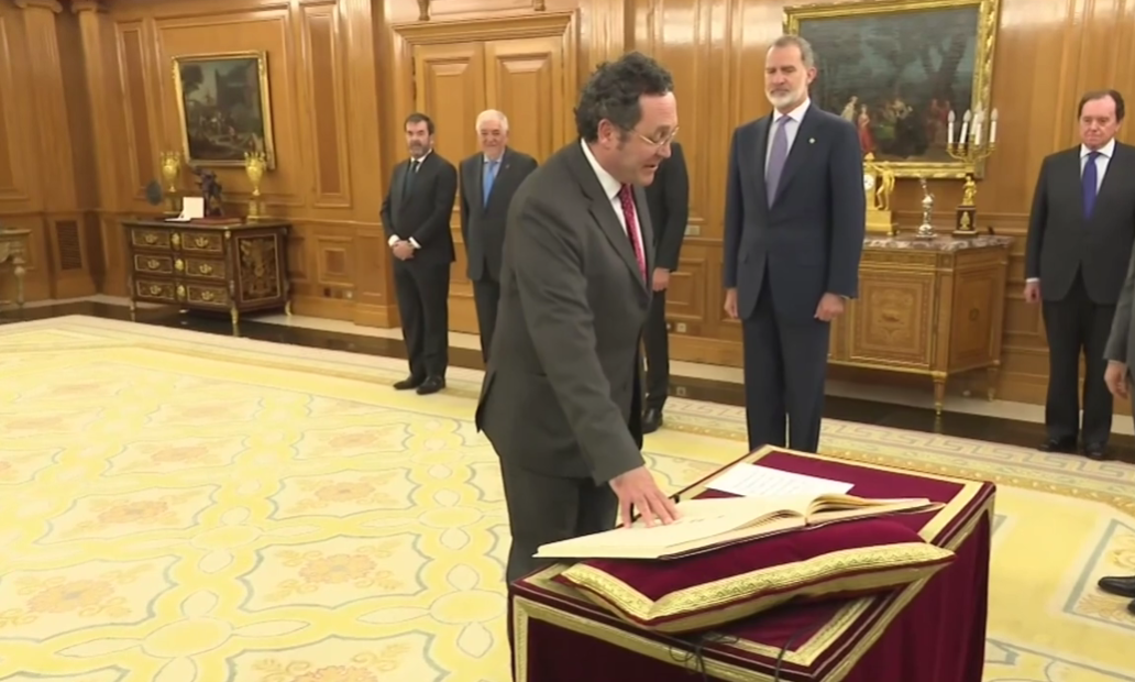 El fiscal general del Estado jura su cargo ante el rey