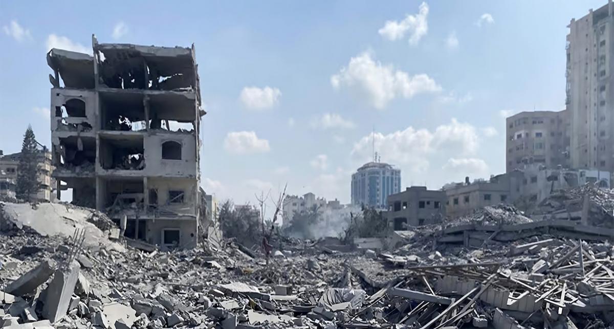Las personas palestinas están atrapadas en un ciclo de esperanza y desilusión, esperando asistencia y altos al fuego, sólo para despertar en condiciones aún peores. Mientras las organizaciones humanitarias están atadas de pies y manos. | Foto: Entreculturas