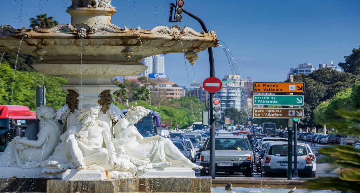 Imagen del tráfico en la ciudad de Valencia. | Foto: iStock