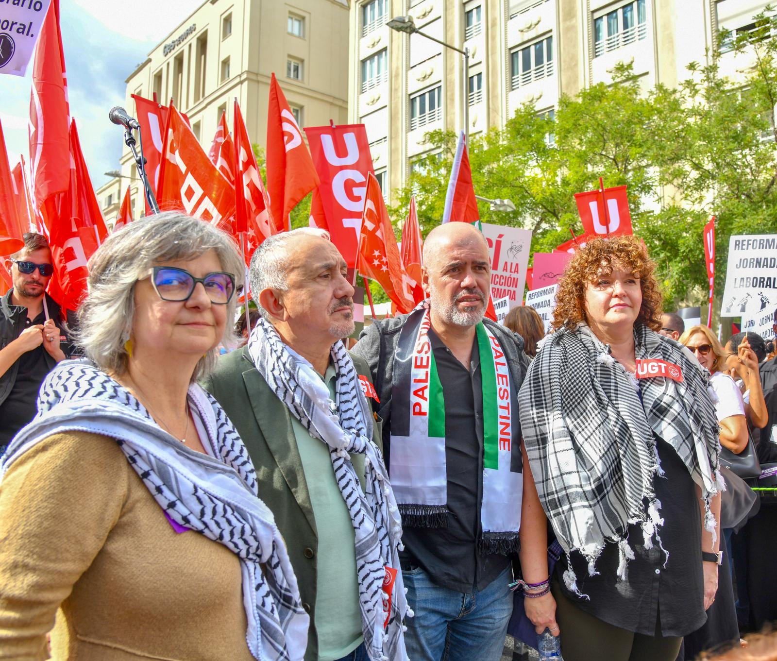 Concentración de UGT y CCOO en el Congreso: Protesta por la Reducción de la Jornada Laboral, foto Agustín Millán