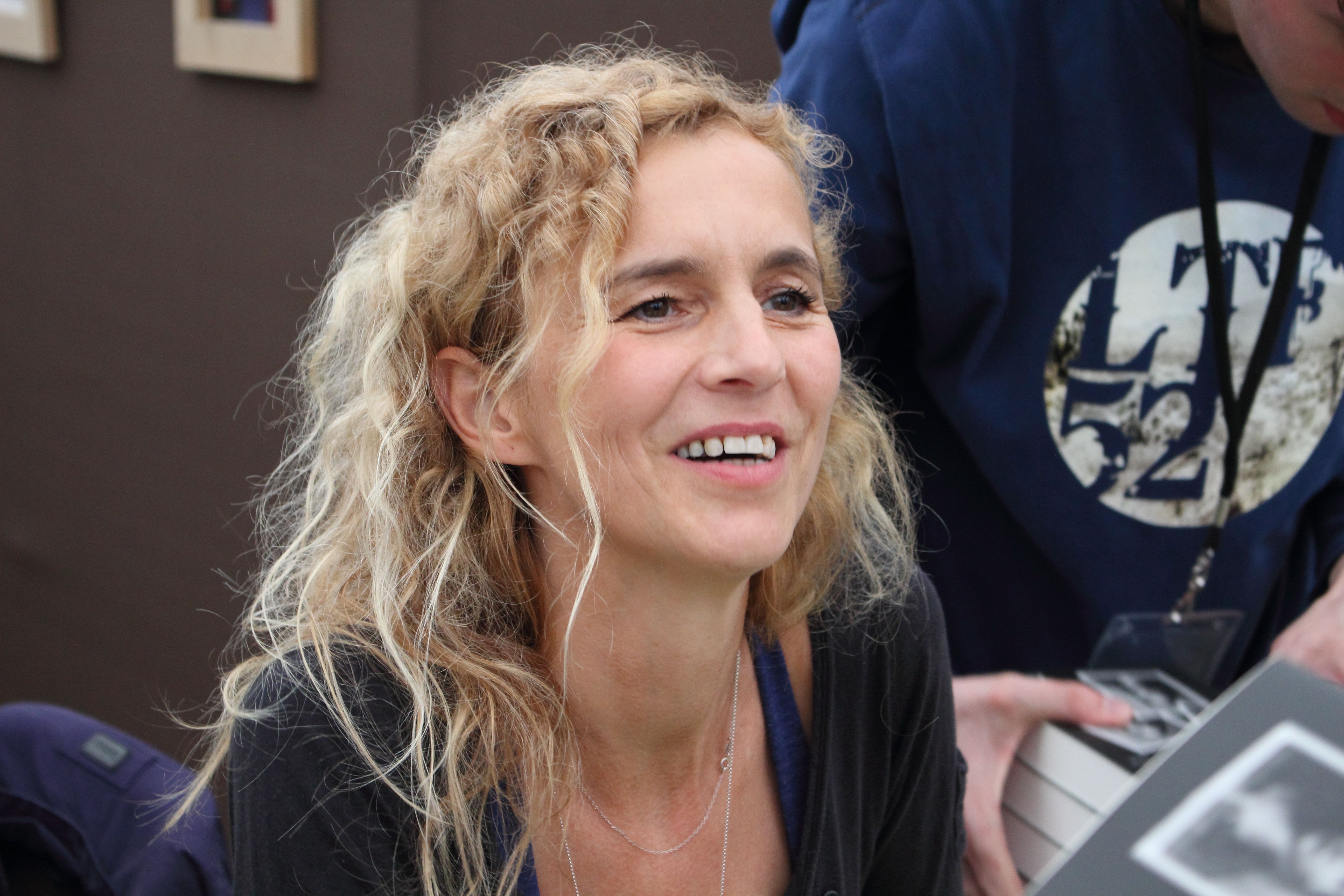 Delphine_de_Vigan_-_Le_Livre_sur_la_Place_(20740240153)