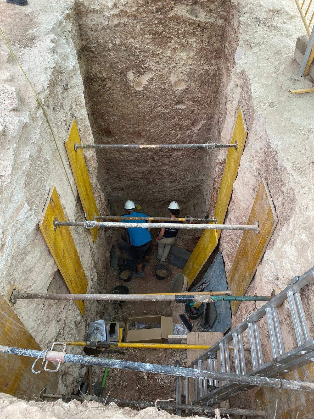 Trabajo de exhumación en las fosas de Manzanares.