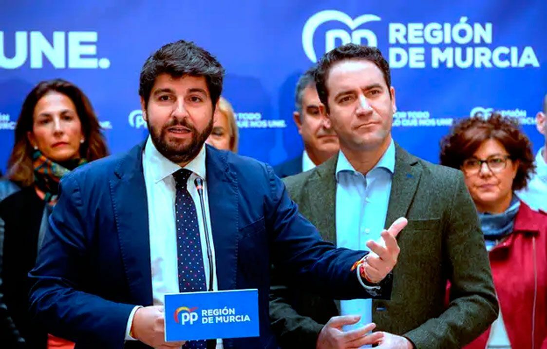 El-presidente-de-Murcia,-Fernando-López-Miras-junto-al--número-dos-del-Partido-Popular,-Teodoro-García-Ejea.