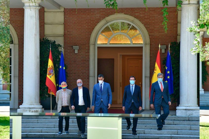 Firma-del-acuerdo-de-pensiones-en-el-Palacio-de-la-Moncloa1