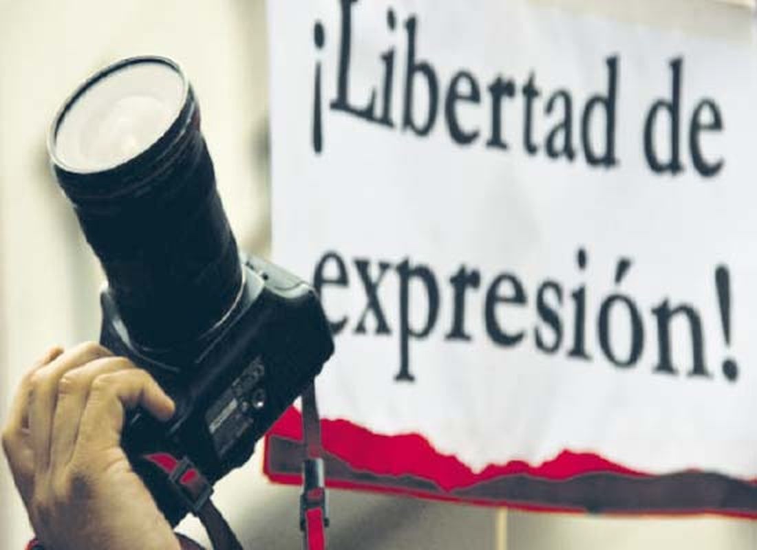 Un tribunal alemán condena a un periodista por un "meme" 