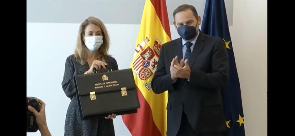 Ábalos traspasa la cartera de Transportes a Raquel Sánchez