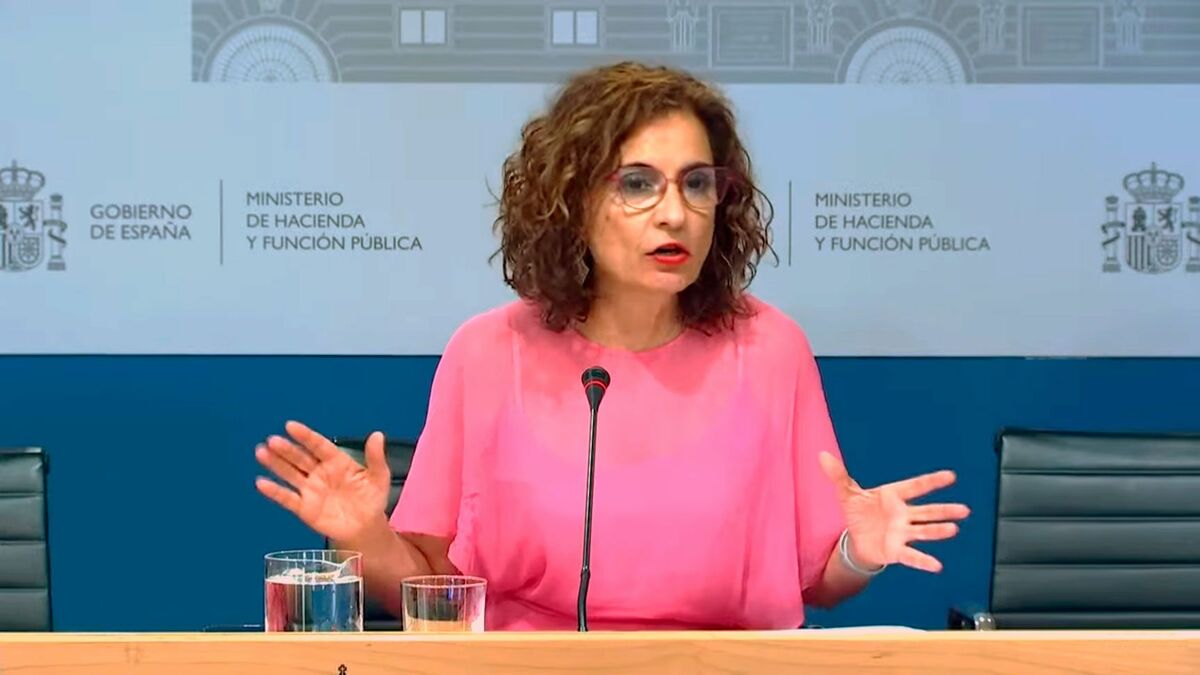 La-ministra-de-Hacienda-y-Función-Pública,-María-Jesús-Montero