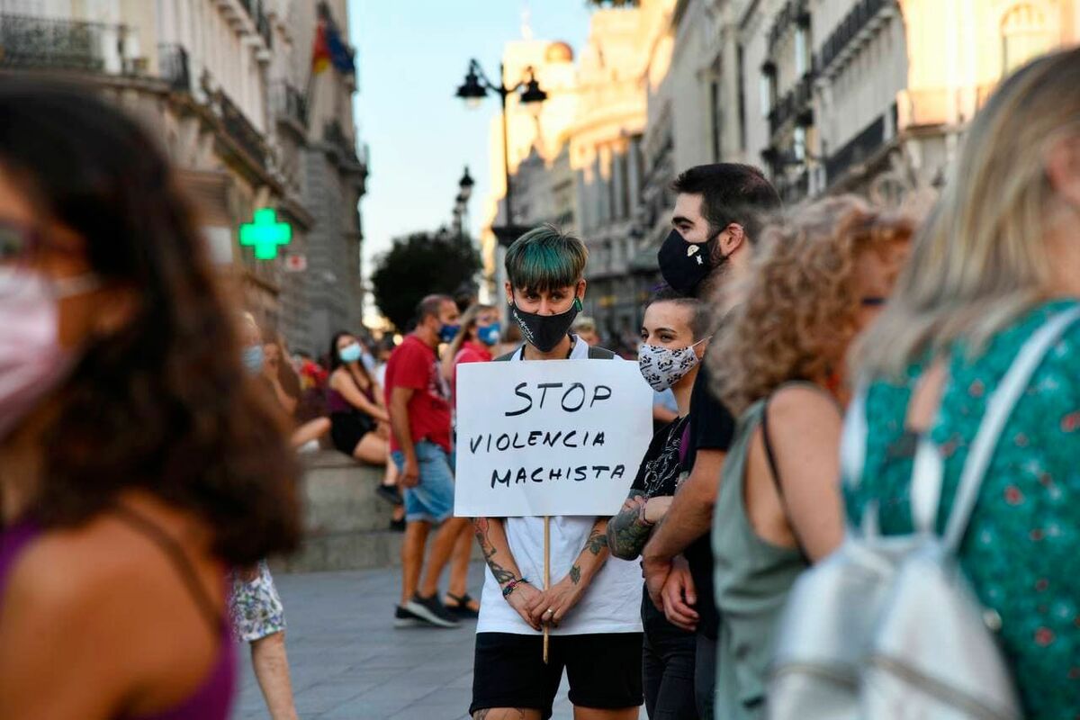 Concentración-del-Movimiento-Feminista-contra-la-violencia-machista-en-Sol,-foto-Agustín-Millán-3