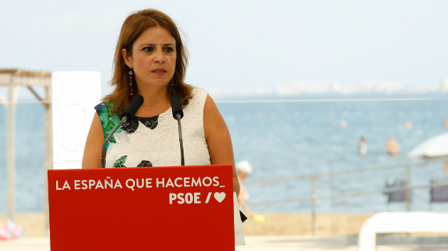 Adriana Lastra, vicesecretaria general del PSOE, en un acto ante el Mar Menor