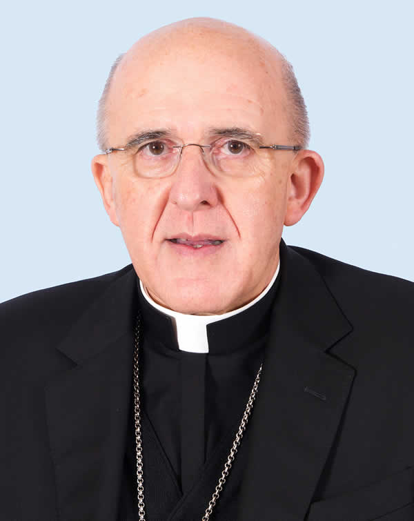 Mons._Osoro_30877902606.jpg Mons._Osoro_30877902606.jpg