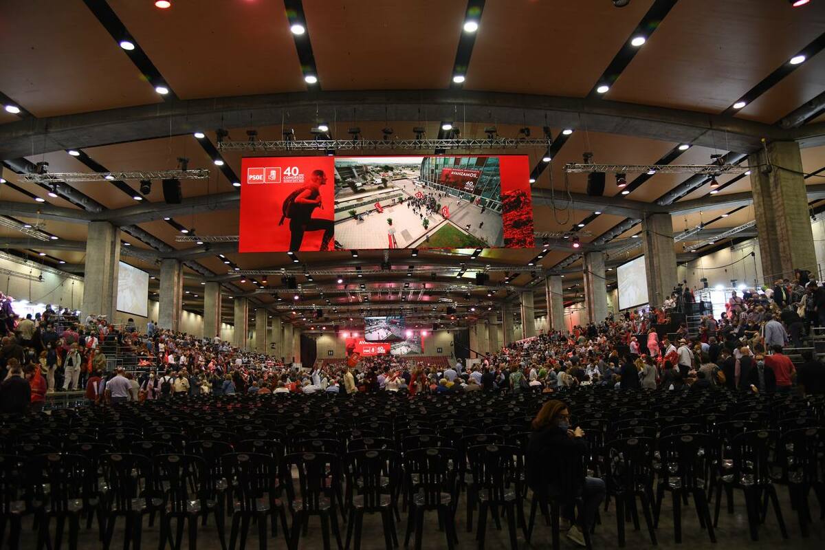 Todo a punto para recibir al líder Pedro Sánchez. Foto Agustín Millán