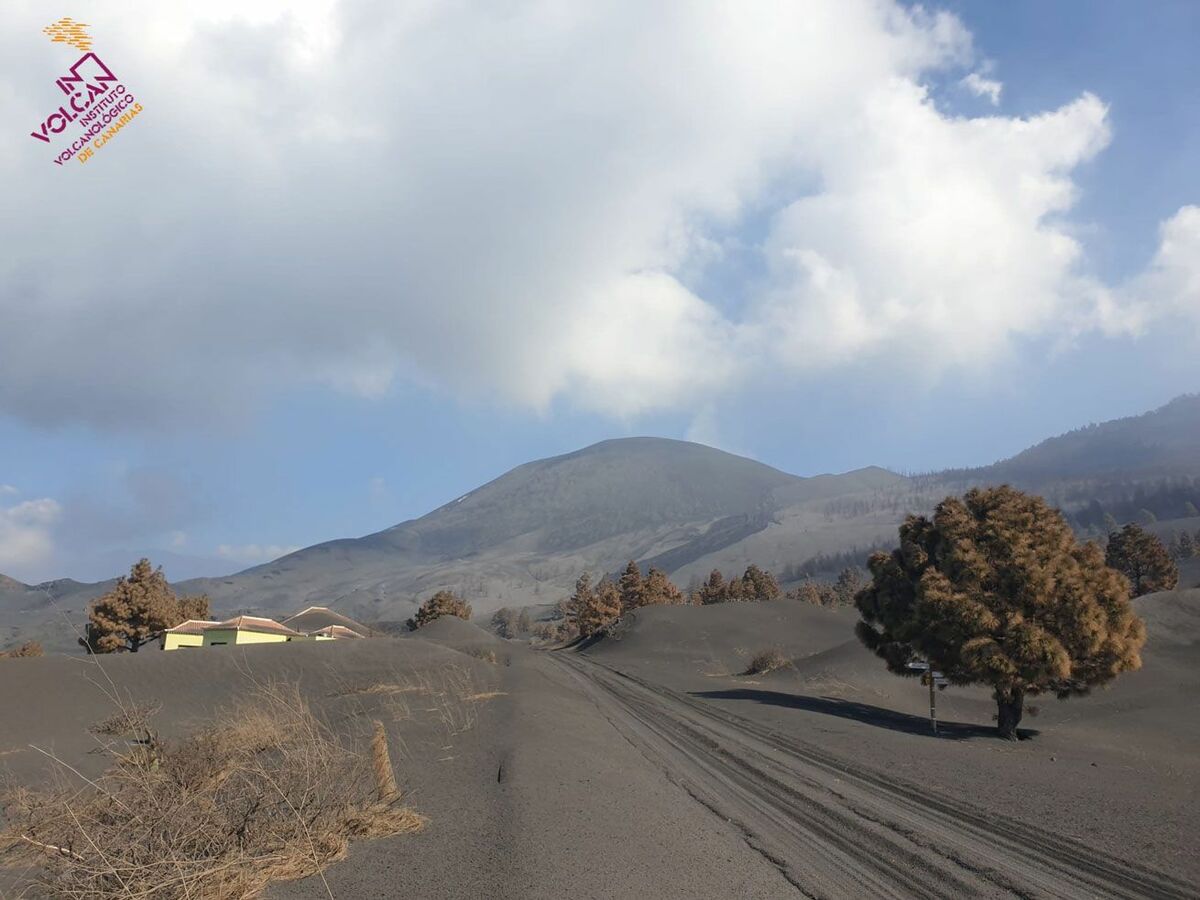 Foto-del-volcán-de-Cumbre-Vieja-en-la-Isala-de-la-Palma