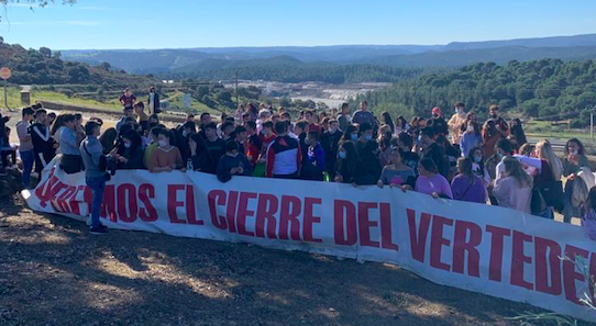 Estudiantes Nerva-vertedero