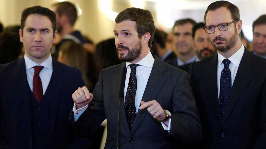 Casado, entre García Egea y Maroto, en una imagen de archivo.