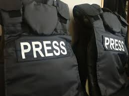 Chalecos de seguridad para prensa en conflicto armado