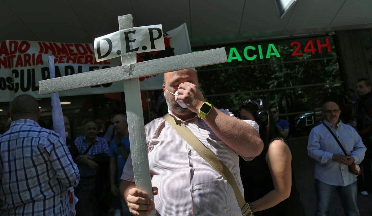 Concentración-de-afectados-por-el-amianto-en-Metro-de-Madrid,-en-2019,-foto-CCOO